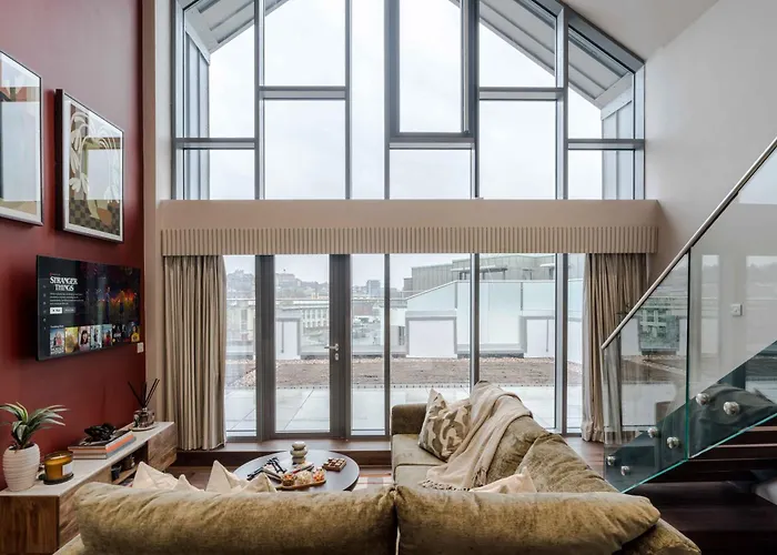 Waterside Living I Luxe