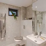 Waterside Living I Luxe 브리스틀