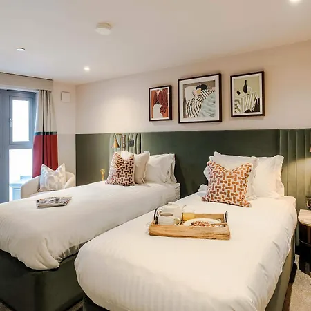 Апартаменти Waterside Living I Luxe *