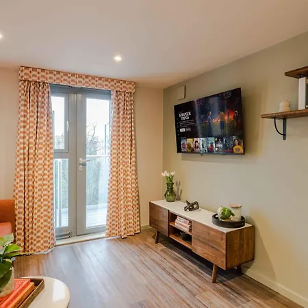 Waterside Living I Luxe