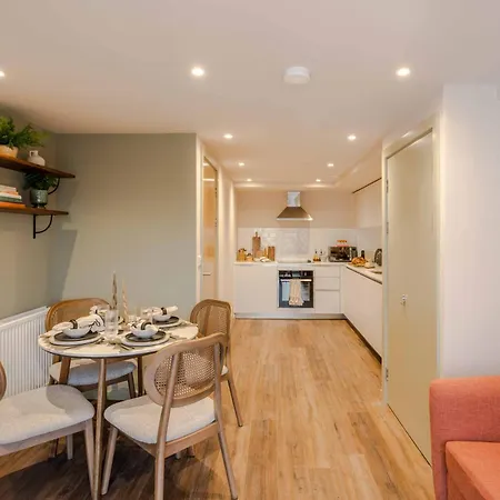 Wapping Wharf I Your Apartment *