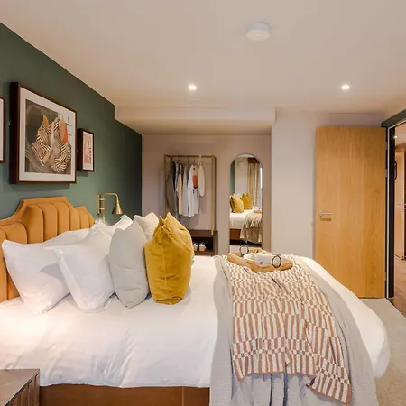 Wapping Wharf I Your Apartment Bristol