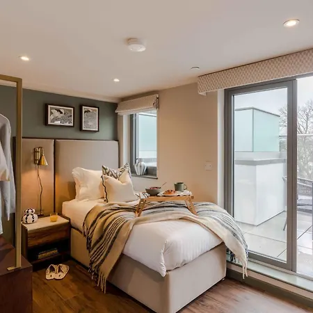 Апартаменти Waterside Living I Luxe