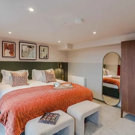 Wapping Wharf I Your Apartment * Bristol