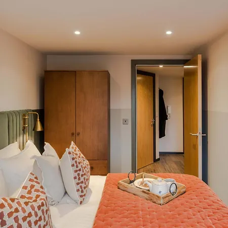 Wapping Wharf I Your Apartment