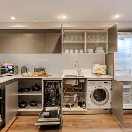 Апартаменти Waterside Living I Luxe