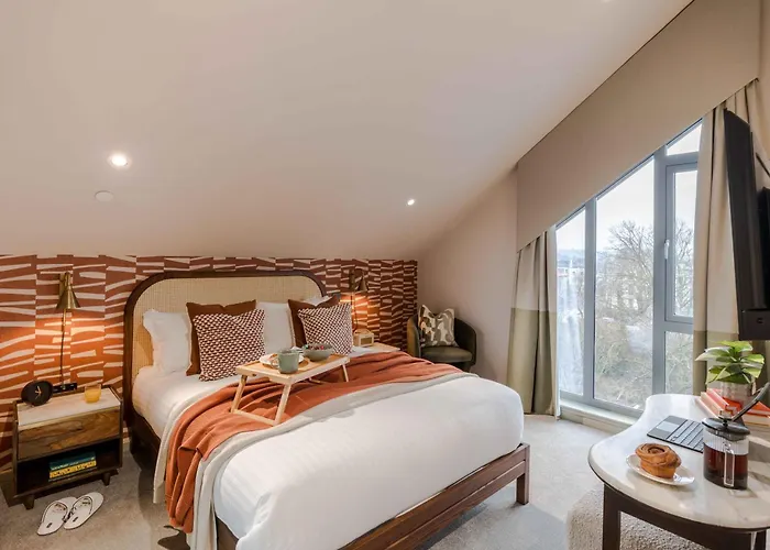 Waterside Living I Luxe Apartment Bristol