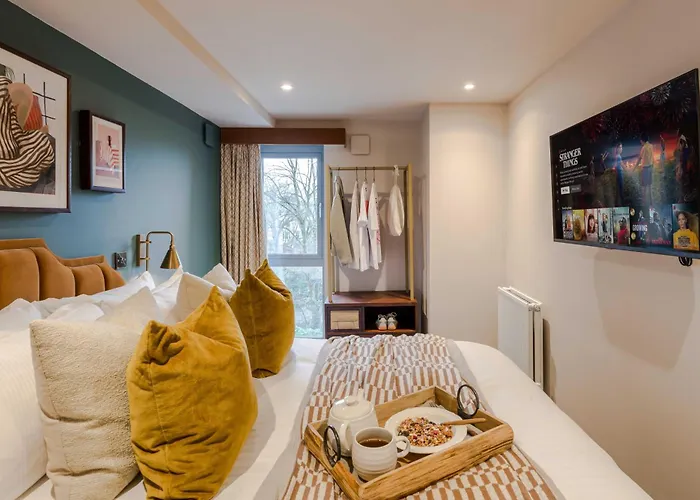 Waterside Living I Luxe Apartment *