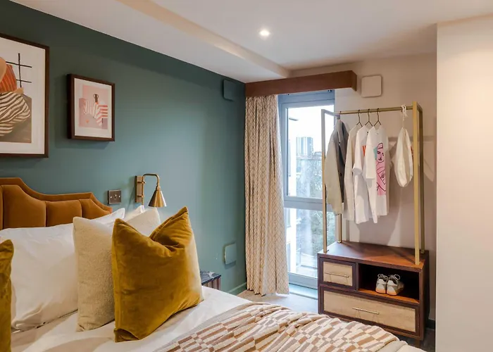 Waterside Living I Luxe Apartment Bristol