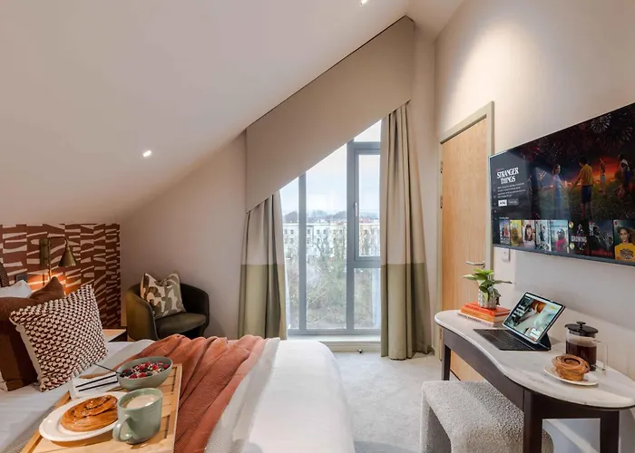 Waterside Living I Luxe Apartment *