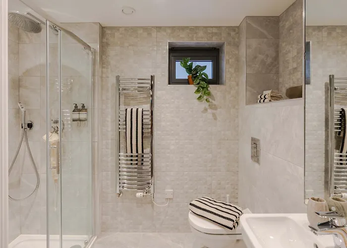 Waterside Living I Luxe Apartment