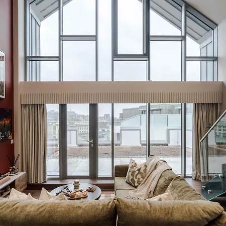 Waterside Living I Luxe