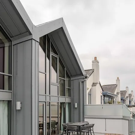 Waterside Living I Luxe * Bristol