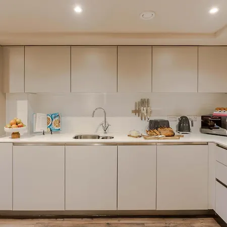 Waterside Living I Luxe Apartment