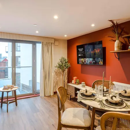 Waterside Living I Luxe * Bristol