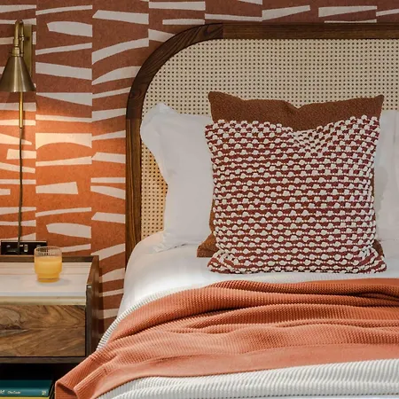 Waterside Living I Luxe Apartment