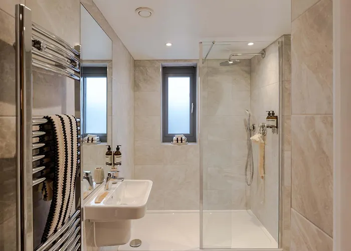 Waterside Living I Luxe * Bristol