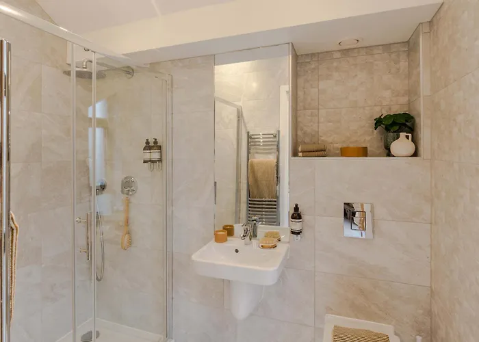 Waterside Living I Luxe Apartment Bristol