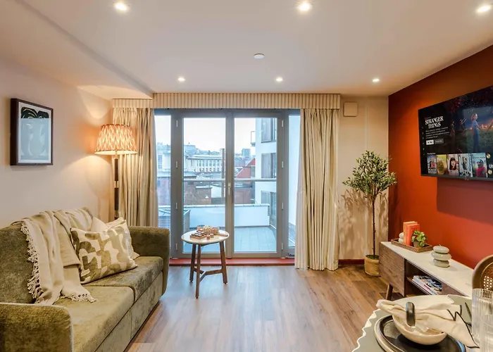 Waterside Living I Luxe Apartment *