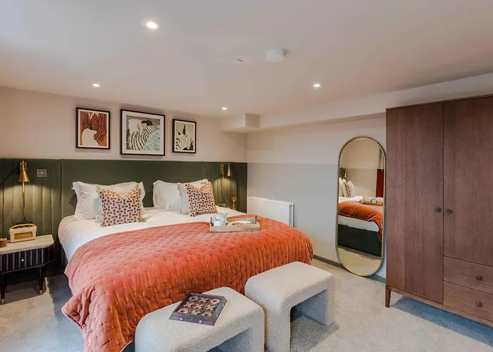 Waterside Living I Luxe * Bristol